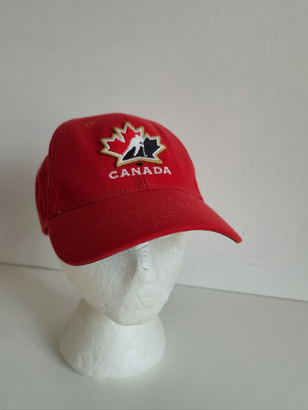 Vintage Y2K Nike Team Canada Hockey Maple Leaf Wool Blend Dad Hat